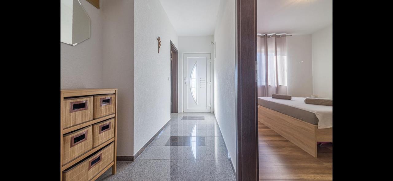 Aurum Luxury Apartments Vir Exterior foto