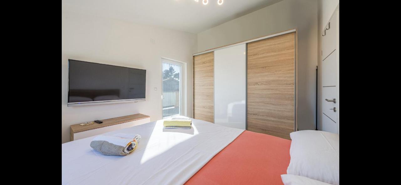 Aurum Luxury Apartments Vir Exterior foto